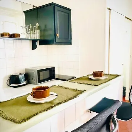 Studio L'olivier Apartment *